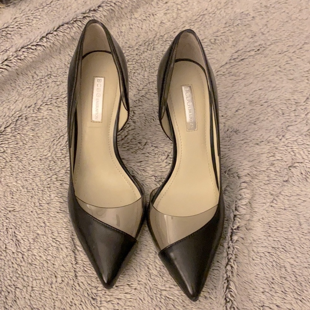 Edgy Classic Black Leather Pumps